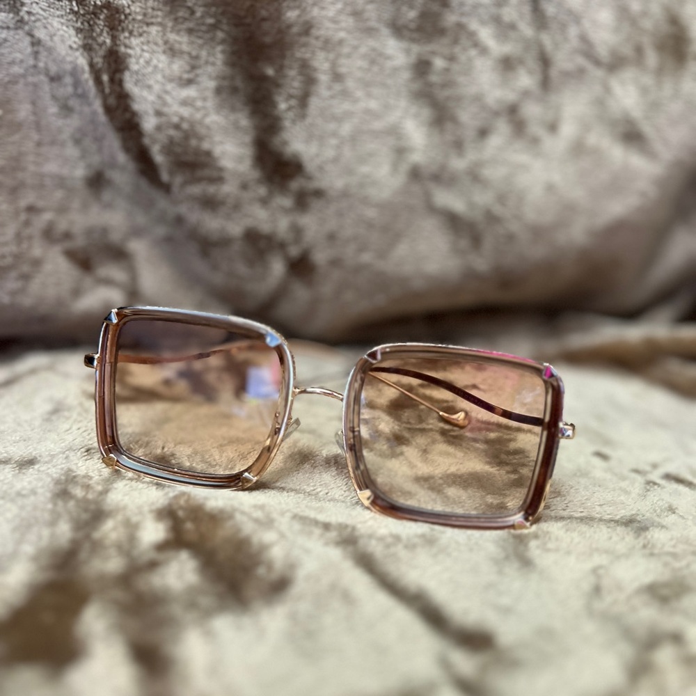 Elegant Square Sunglasses - Rose Gold